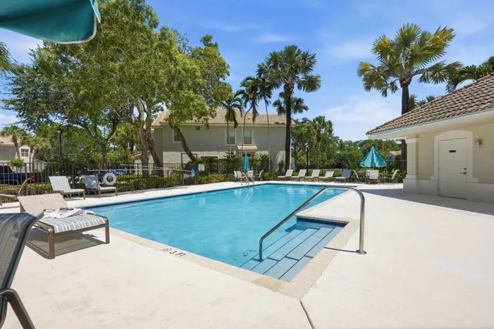 46-web-or-mls-1086_Woodfield_Rd_047