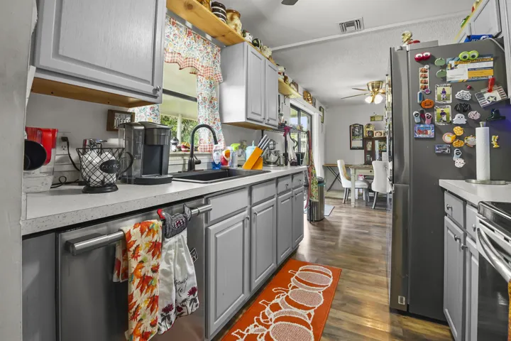 16 Kitchen 03