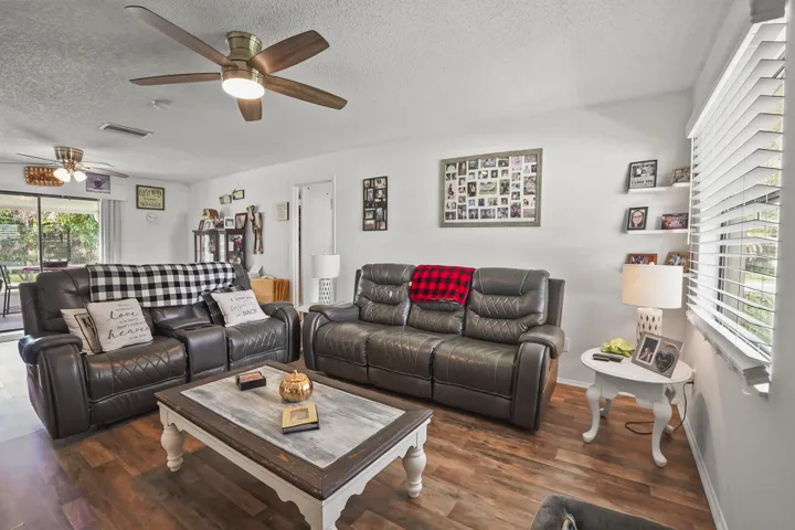 04 Living room 01