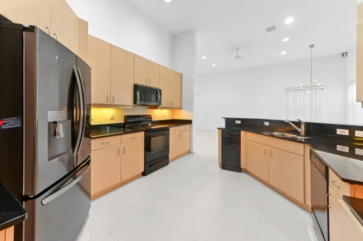 17 kitchen 02