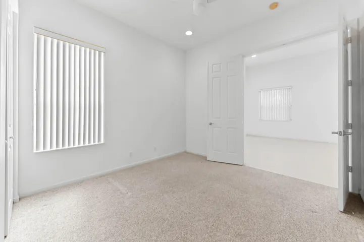 22 bedroom 01