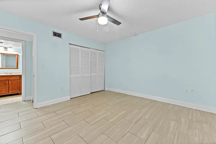 14 Bedroom 02