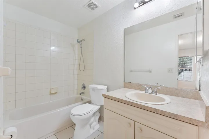 20-2212 NW 9th Ct_020