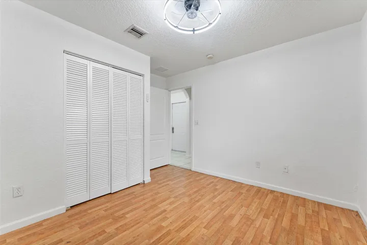 16-2212 NW 9th Ct_016