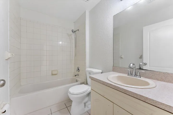 14-2212 NW 9th Ct_014