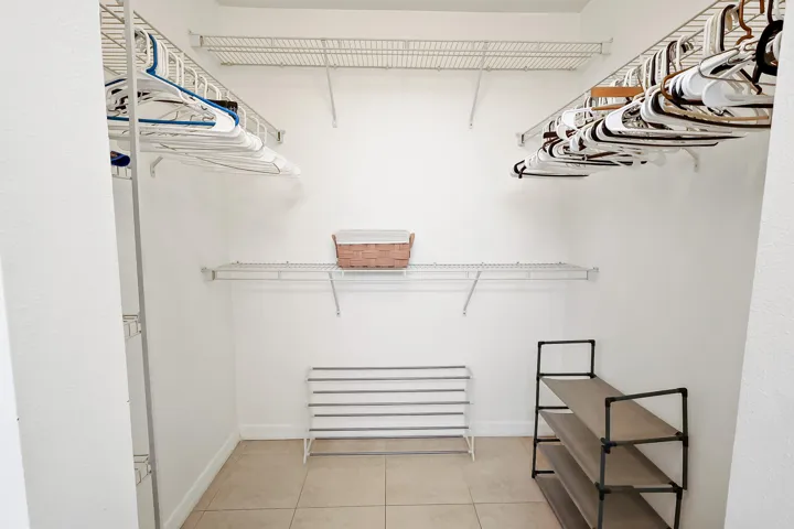 MASTER WALKIN CLOSET