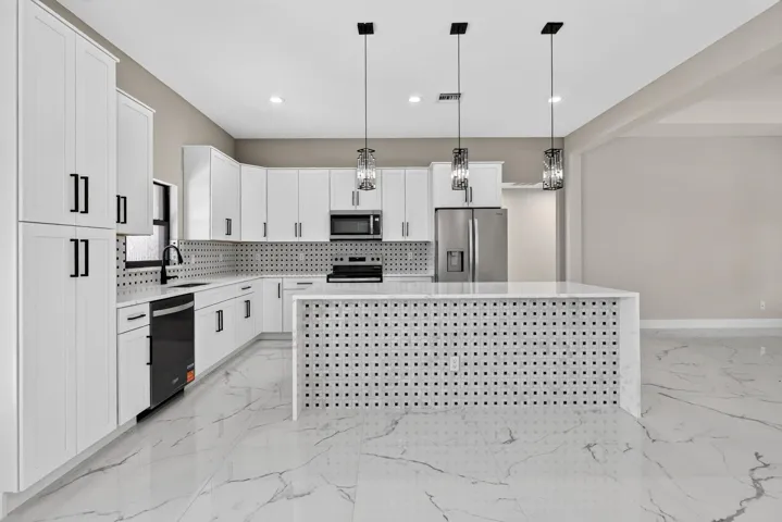 12-web-or-mls-5P1A6092