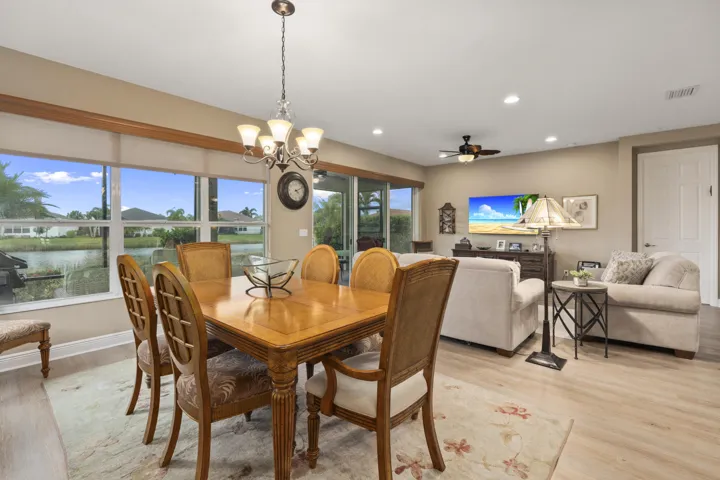 Lakefront Dining