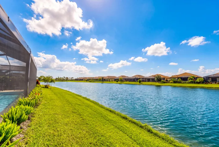 Lake View behind Pool