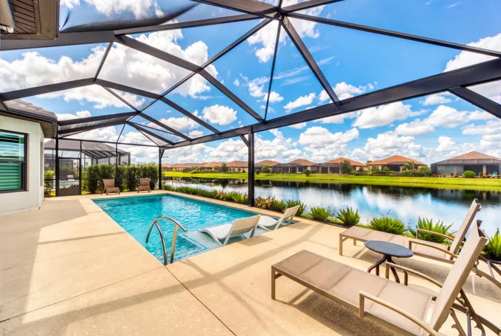 Screened in Pool
