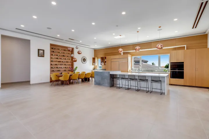 Kitchen & Dining room