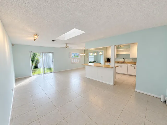 Bright airy interior with skylight (1)