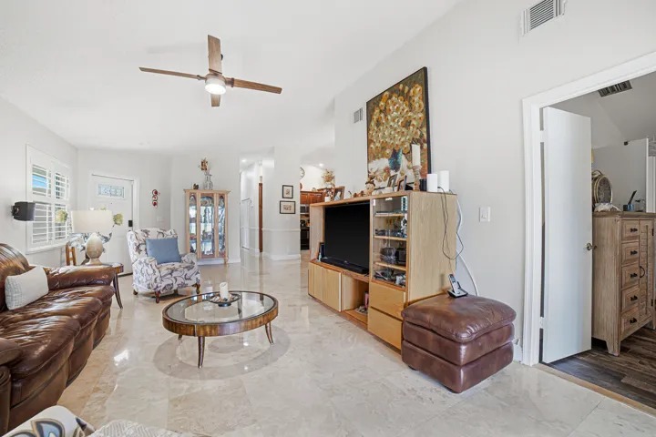 Livingroom-C