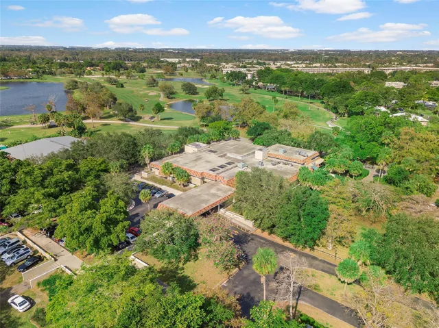 Oaks Clubhouse