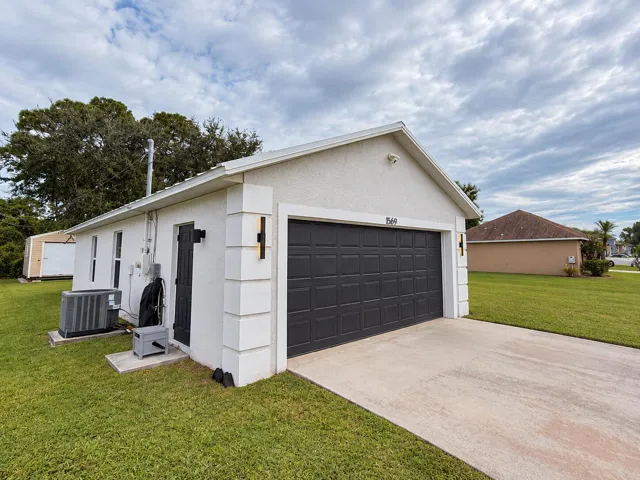 left side house garage