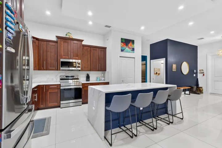 eat in kitchen