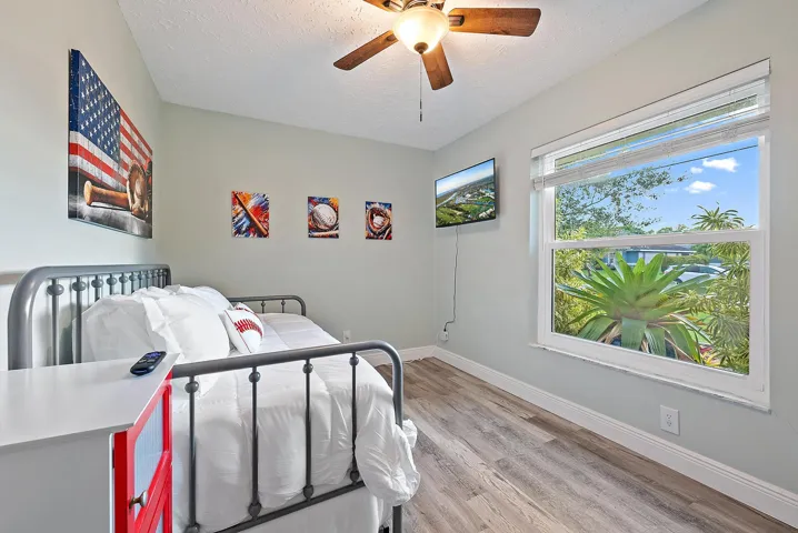 6445 NW Halibut St-20