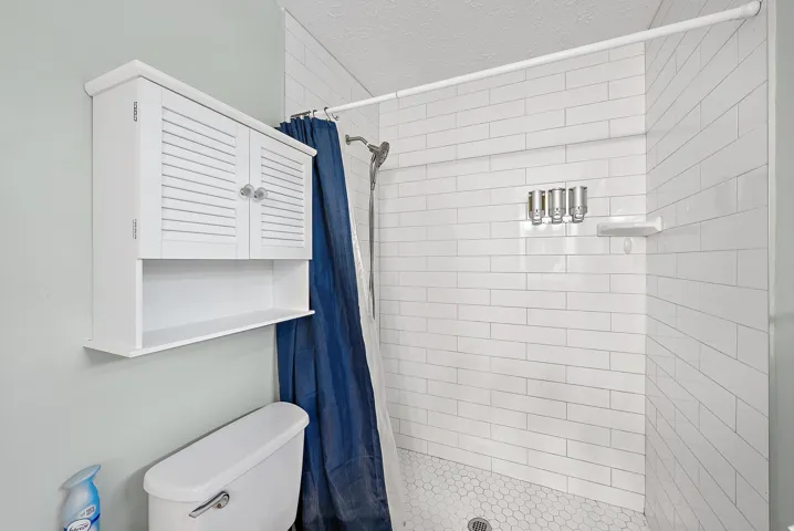 6445 NW Halibut St-12