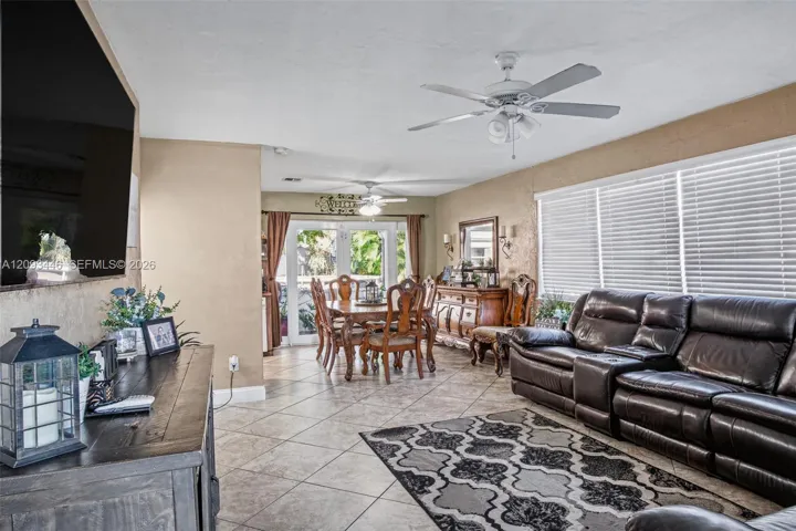 Entrance Living room into dining