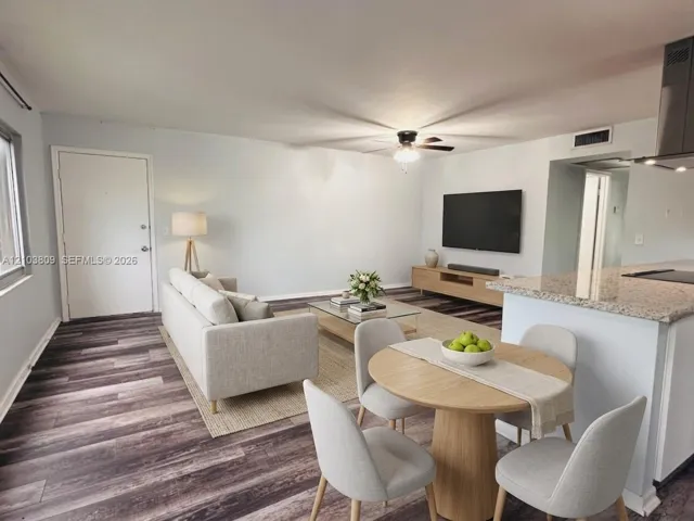 *Image may have virtual furnishings