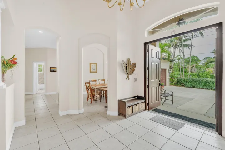 15 Dining Area (1)