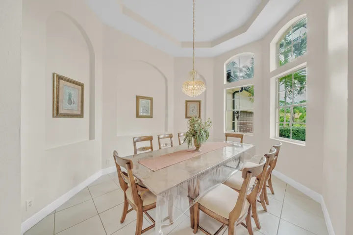 15 Dining Area (2)