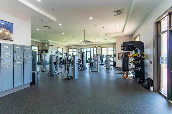 Photo 43