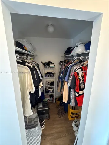 Walk in closet
