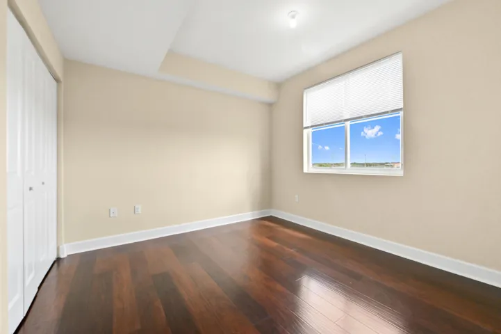 20 Bedroom 01