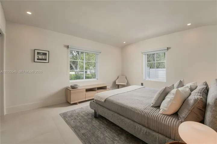 Large Bedroom 4 with en-suite bathroom