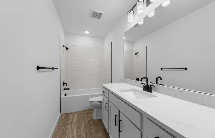 SWFL_DV_TER_47000_Whitestone_Bath 2