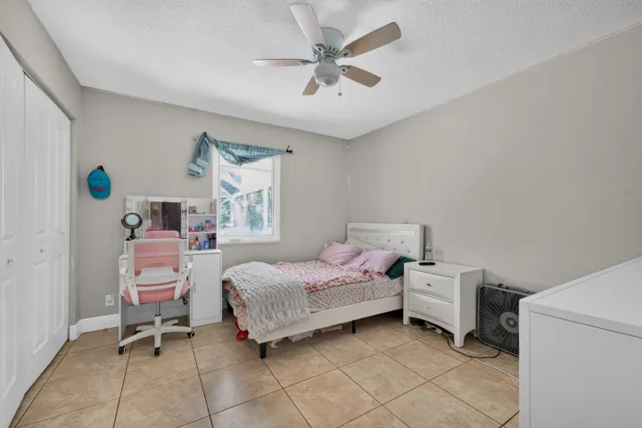 guest room 3