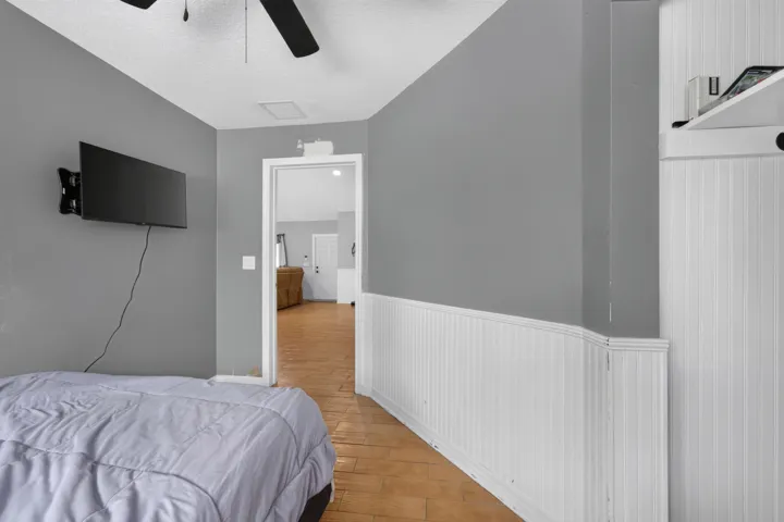 guest room 1