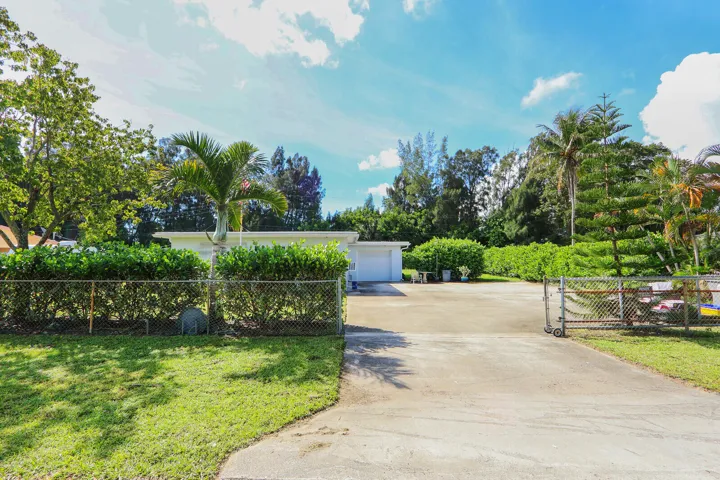 Gated Exterior