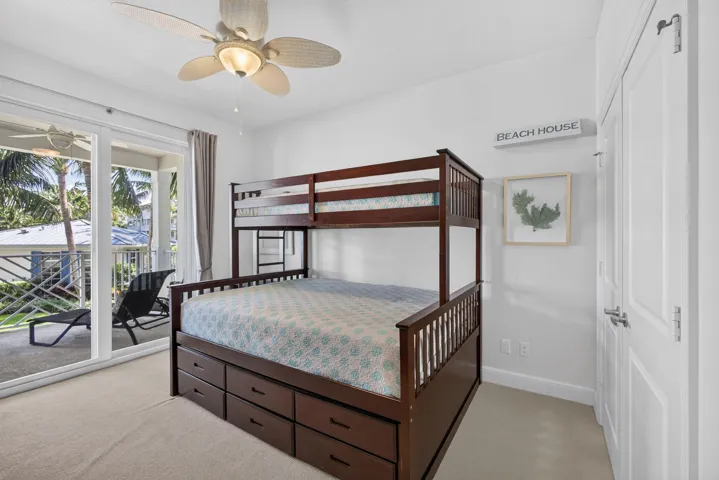 Bunk Bed Sleeps 4