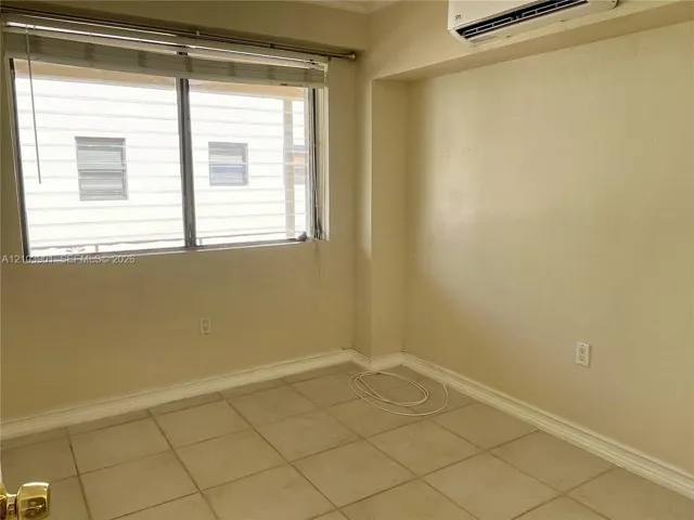 2nd bedroom/dining room or den