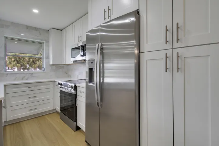 House 3 -32