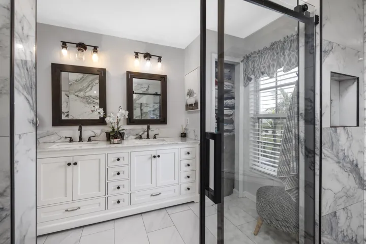 New Primary En-Suite Bath