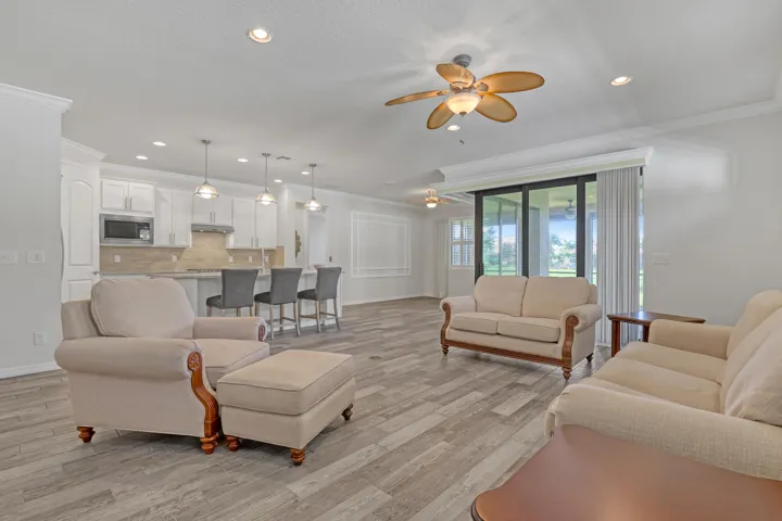 238 SE Longview (10)