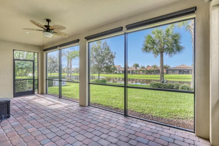238 SE Longview (32)