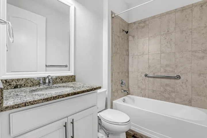 238 SE Longview (26)
