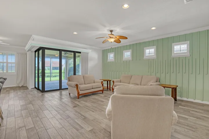 238 SE Longview (7)