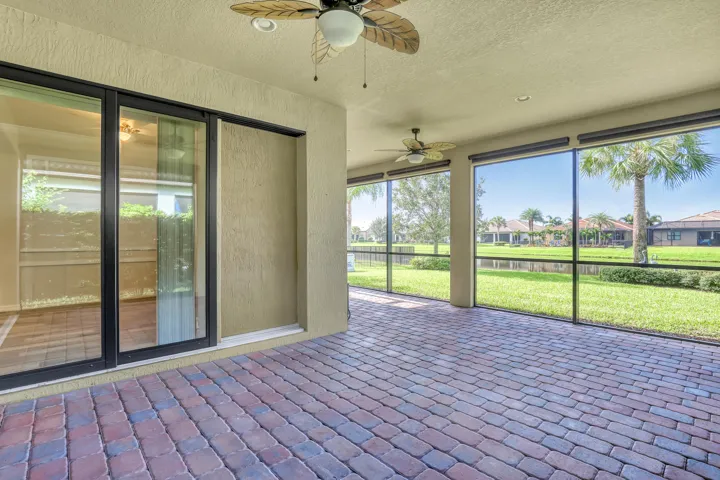 238 SE Longview (31)