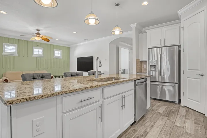 238 SE Longview (16)