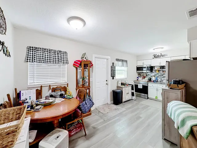 45 Queens Court-11
