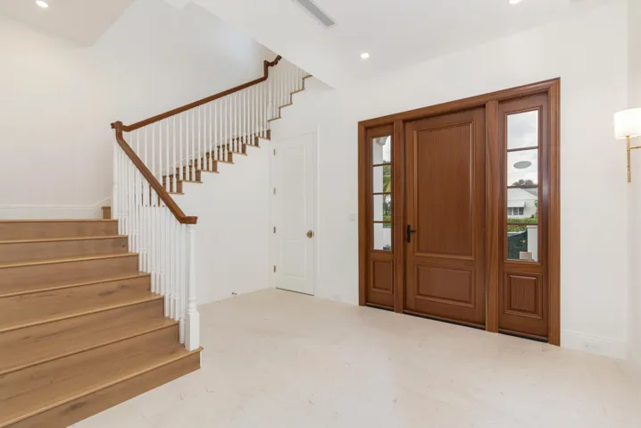 4 - Entry Foyer