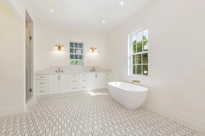 18 - Master Bath 1