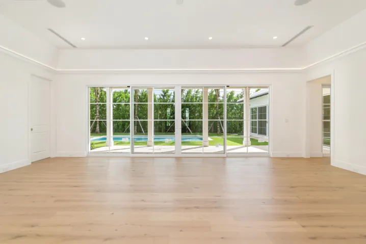 5 - Living Room