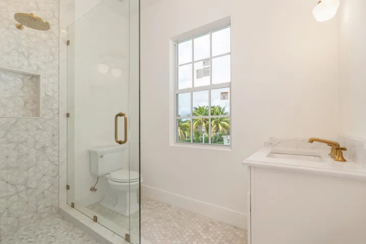 24 - Upstairs Bath