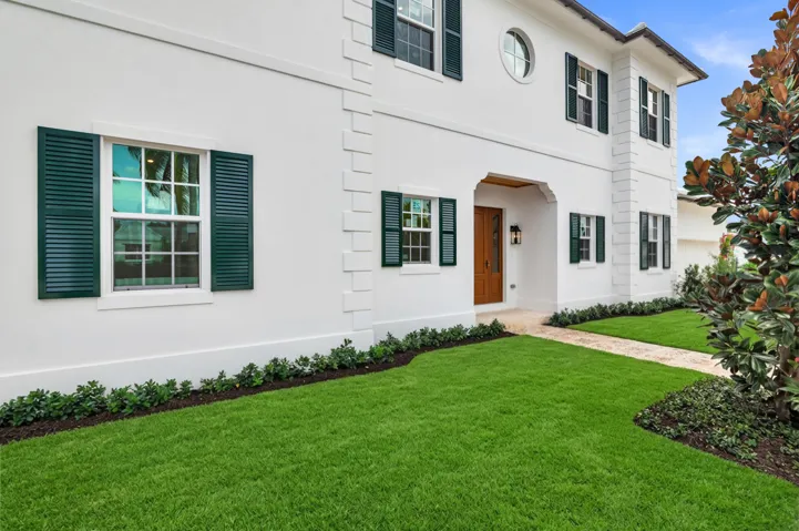 30 - Front Yard